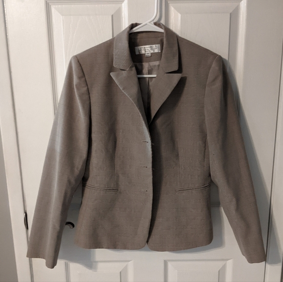 Tahari Arthur S‎ Levine Greige Button Front Collared Blazer Size 8 Petite *Flaw* - Picture 2 of 8